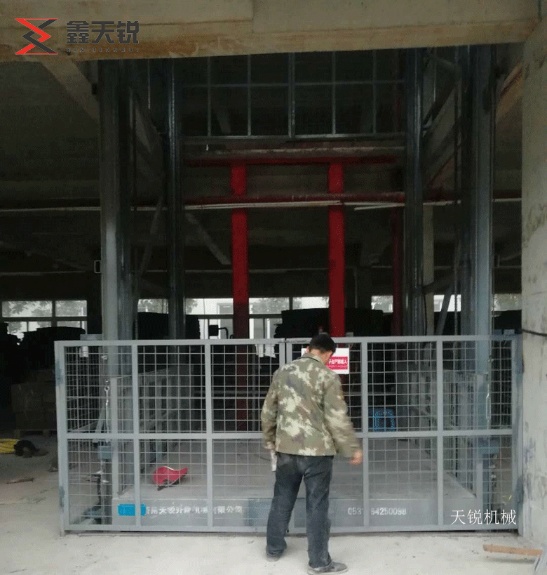 渭南10吨液压货梯交付使用